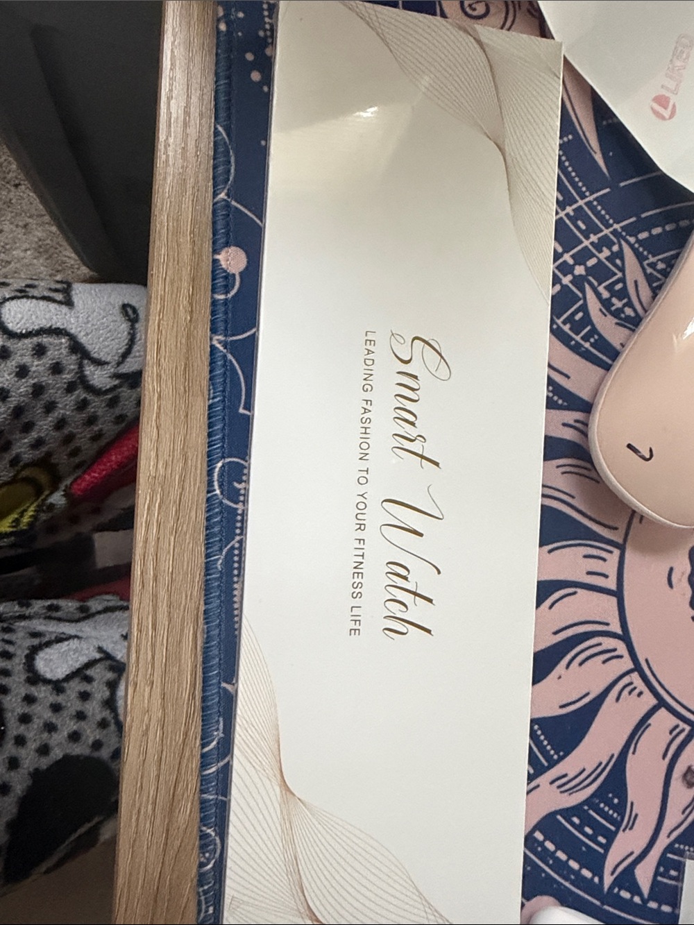 Smart Watch Box - White and Gold brand new in box